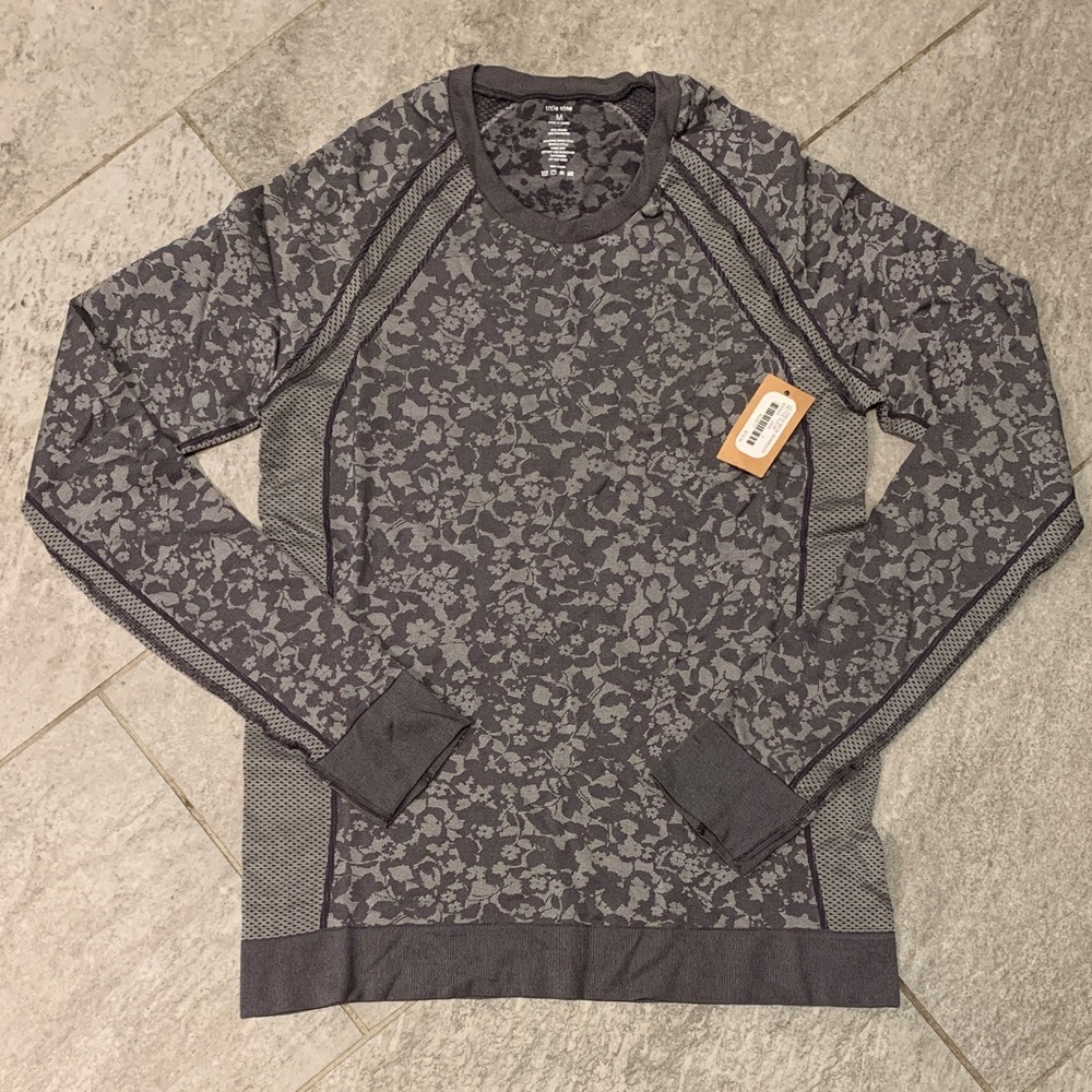 Title Nine Black and Gray Floral Long Sleeve Sweat Wicking Top Never Worn Size M